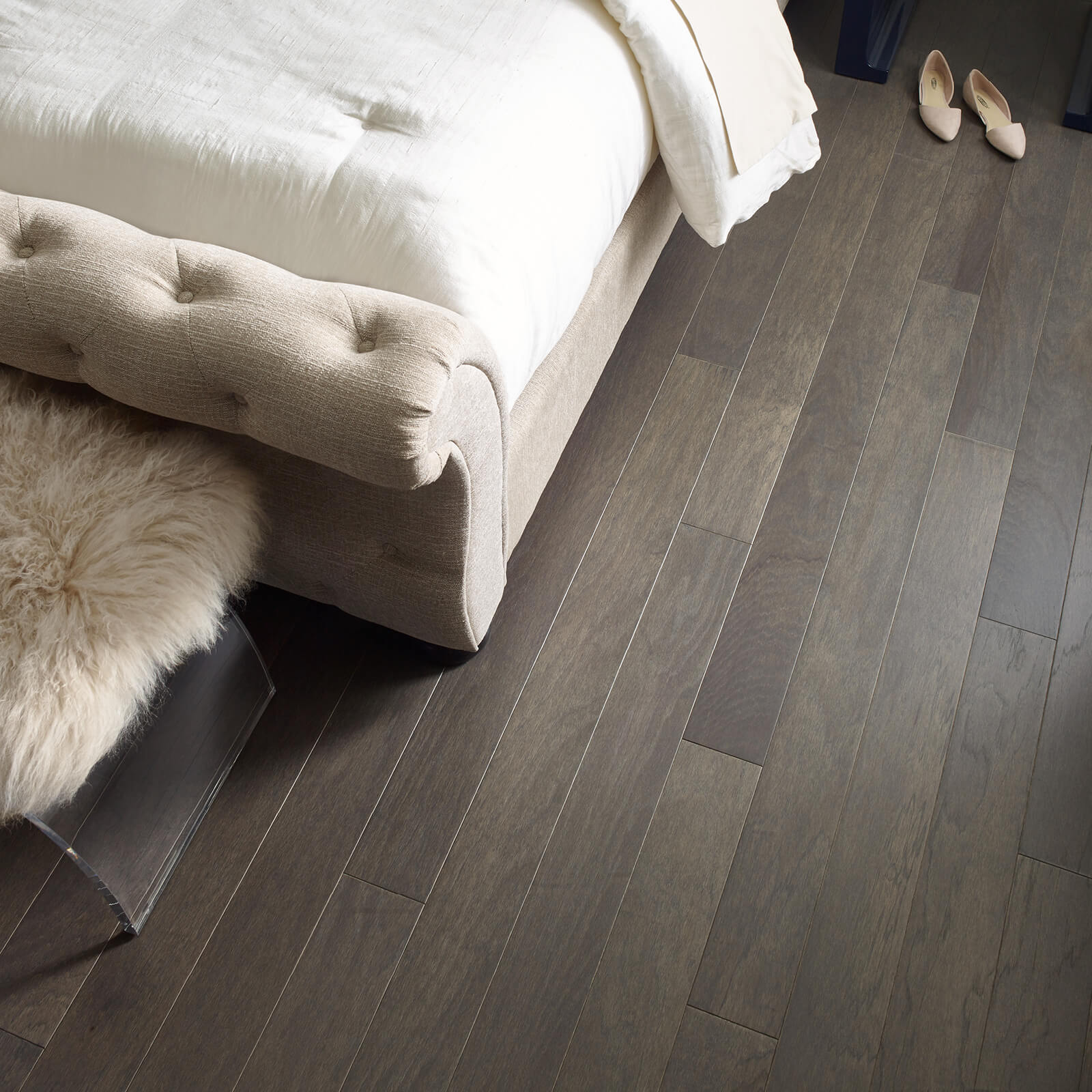 Hardwood flooring in bedroom | Faris Carpet & Tile